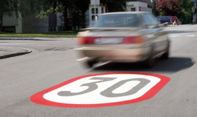 Strefy z ograniczeniem do 30 km/h coraz popularniejsze