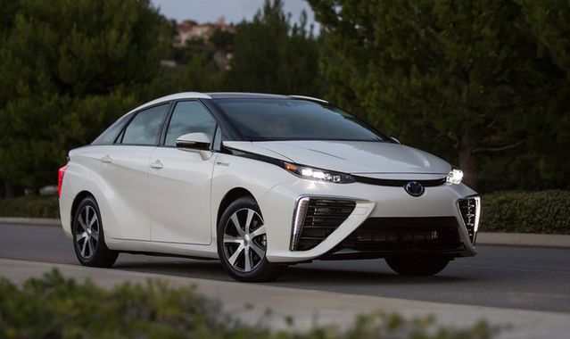 Toyota zwiększa produkcję modelu Mirai