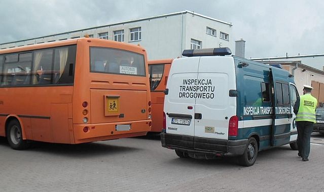 Autobusy szkolne w bardzo kiepskim stanie