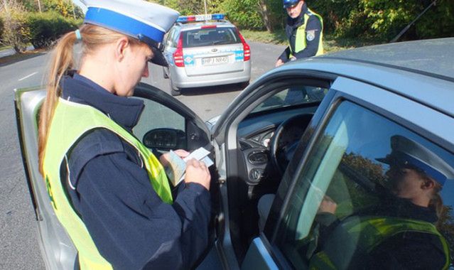 Świąteczne wyjazdy: od środy na drogach może być znacznie tłoczniej