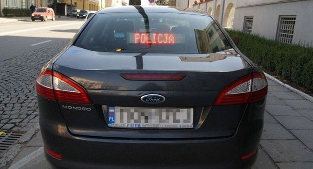 Nowe samochody mazowieckiej policji