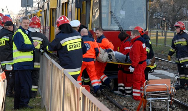 Ciężarówka zderzyła się z tramwajem - są ranni