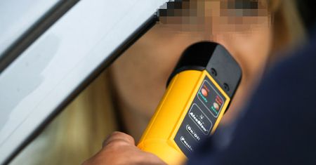 Alkohol: kiedy można usiąść za kierownicę?