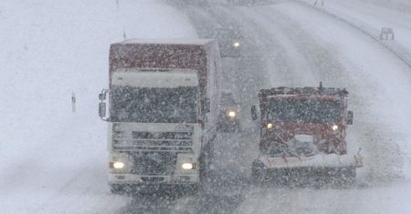 GDDKiA: trudna sytuacja na drogach, autostrada A2 z kłopotami