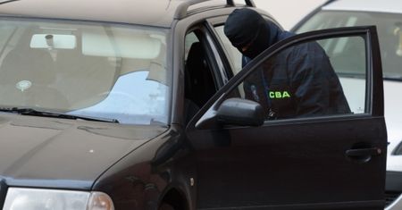 CBA zatrzymało pracownika NIK, wójta i sekretarza gminy