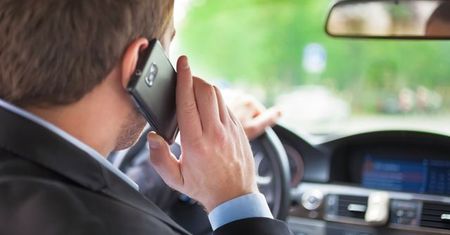 Blisko połowa polskich kierowców korzysta z telefonu podczas jazdy