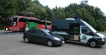 Autokary przewożące dzieci w kiepskim stanie technicznym