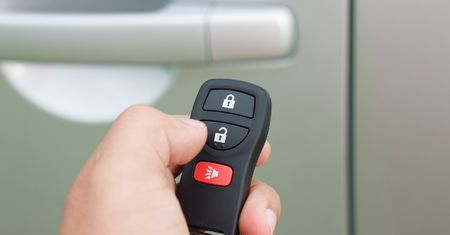 Immobilizer i alarm: ich awarie mogą unieruchomić auto