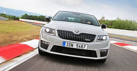 Skoda Octavia RS 230: mocne auto dla rodziny