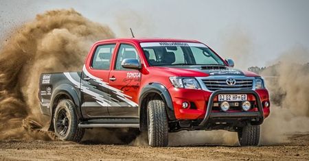 Unikalna, "dakarowa" wersja Toyoty Hilux
