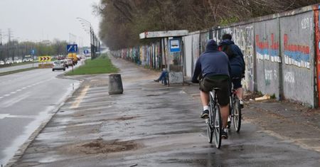 Rowerzyści wolą chodnik