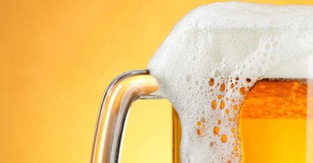 Chrzczone piwo? Browary się bronią