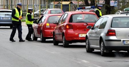 Nietrzeźwi kierowcy: raport policji za rok 2015