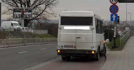 Pijany kierowca przewoził 14 osób