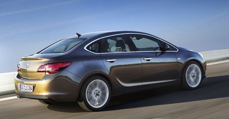 Opel Astra sedan: nowy członek rodziny