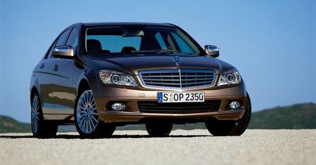 Jeździsz używanym Mercedesem? Dostaniesz zniżkę w ASO