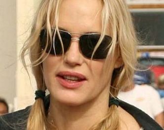 Daryl Hannah też chce adoptować