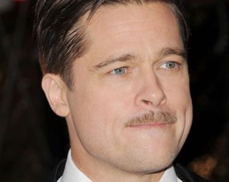 Brad Pitt broni swoich wąsów!