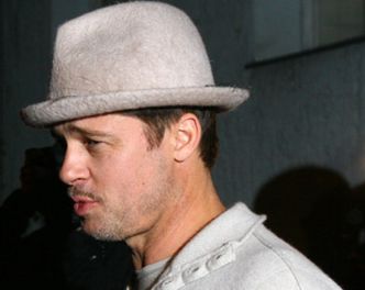 Brad Pitt nosi makijaż!