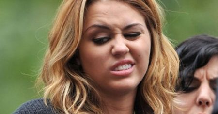 Miley ogłoszona… "PRZEWODNICZKĄ MŁODZIEŻY!"