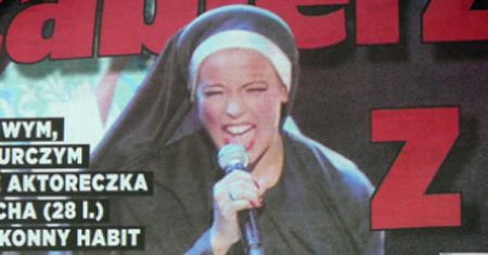 Mucha zgorszyła księdza