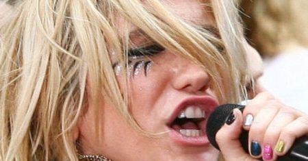 Kesha będzie miała… własne prezerwatywy!