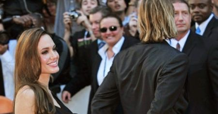 Jolie: "Nie mam przyjaciółek, rozmawiam tylko z Bradem"