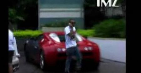 Chris Brown jeździ najdroższym autem świata! (WIDEO)
