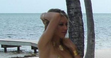 Kurnikova w złotym bikini! (ZDJĘCIA)