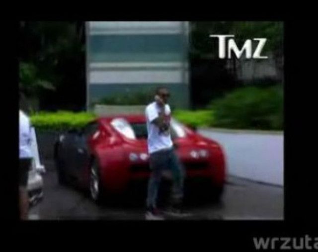 Chris Brown jeździ najdroższym autem świata! (WIDEO)
