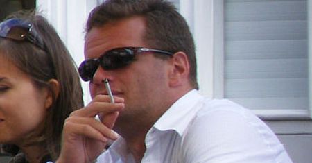 Marcin Meller pali