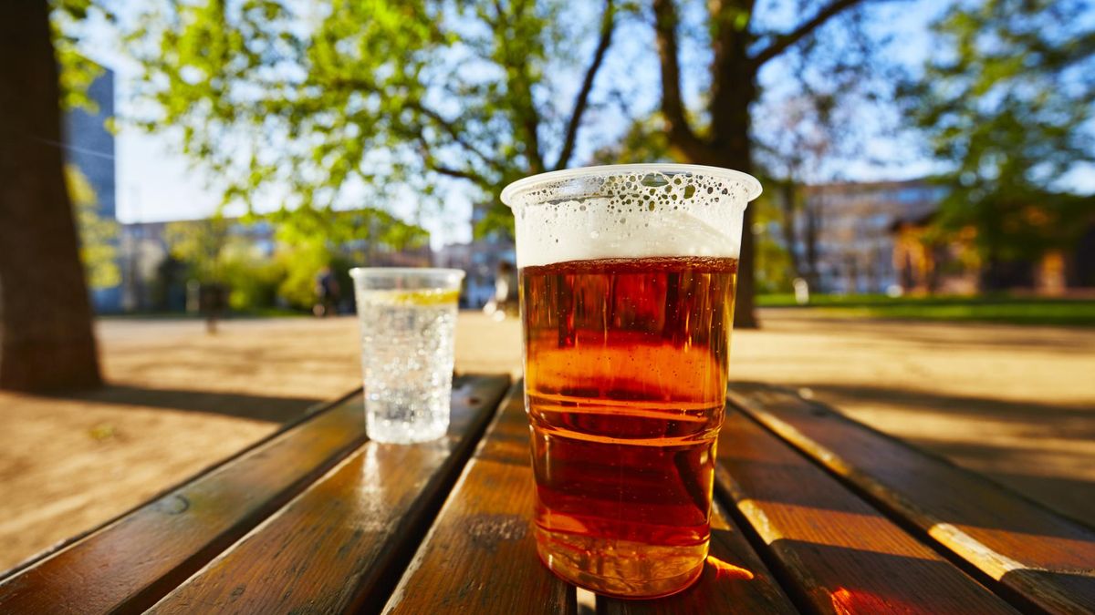 Ile kalorii ma alkohol? Sprawdź, zanim sięgniesz po drinka