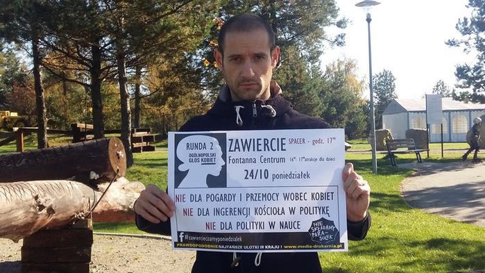 Pan Adam Witkowicz od wielu lat pomaga kobietom