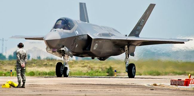 F-35 - supernowoczesny myśliwiec czy konstrukcyjny bubel?