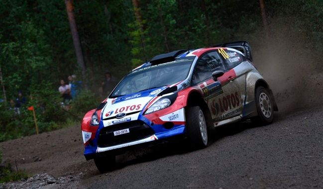 Rajd Finlandii: Kubica wypadł z trasy