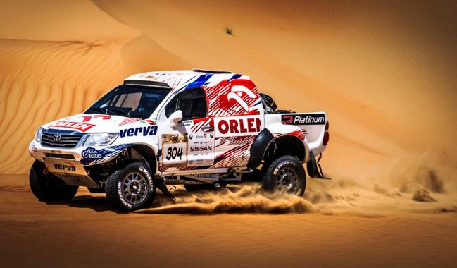 Mocna ekipa Polaków na Abu Dhabi Desert Challenge