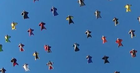 Skoczkowie stworzyli niesamowitą kombinację w przestworzach