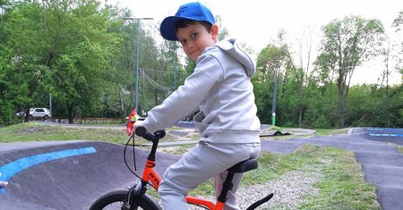 Te błędy popełnia wielu rodziców. W ten sposób zniechęcisz dziecko do sportu