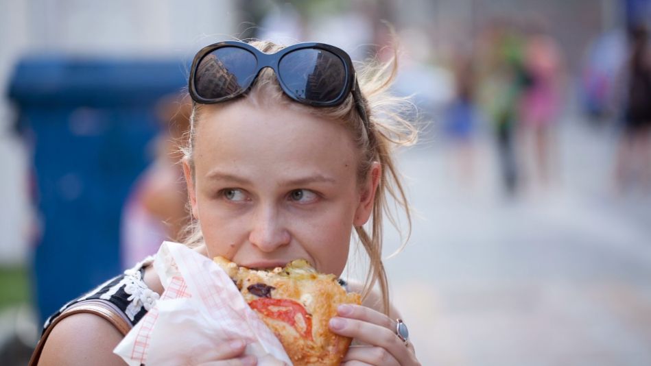 Produkty, których nie powinieneś jeść podczas upału  (WIDEO)