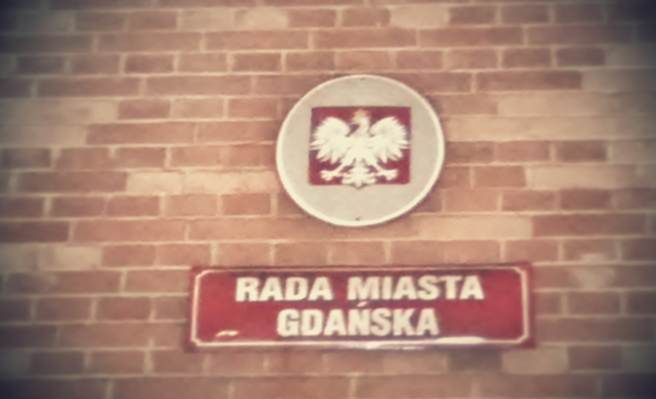 Gdańscy radni ułatwią życie uchodźcom. Wydłuży się kolejka po lokalne komunalne w mieście