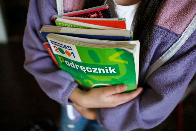 Dofinansowanie na podręczniki dla uczniów. Rodzice i opiekunowie muszą wypełnić formularz