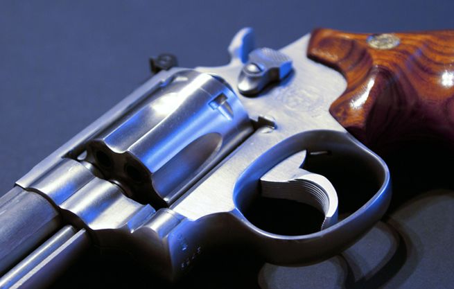 Policja wydaje rekordową liczbę pozwoleń na broń