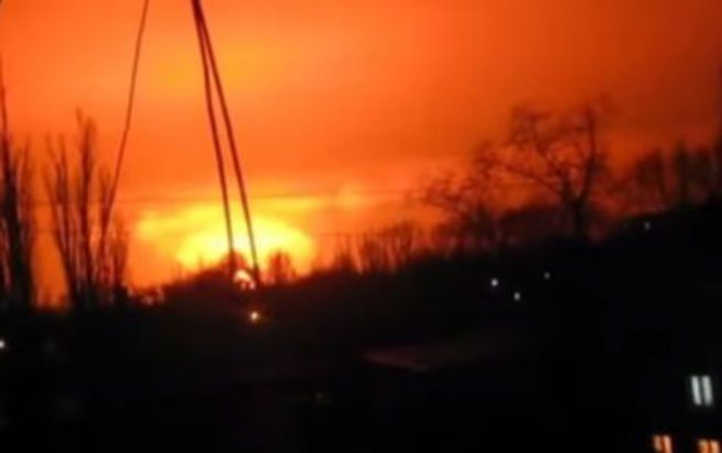 Silna eksplozja w Doniecku. Wybuch w fabryce czy "trafienie w konwój gradów"?