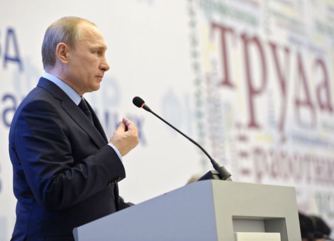 Szef MSZ Wielkiej Brytanii oskarża Władimira Putina, że na Ukrainie działa jak "tyran"