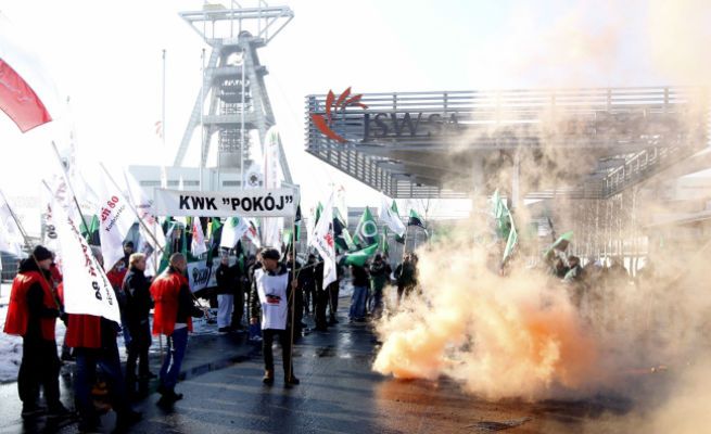 Eskalacja protestów górników z JSW. Krwawe starcia z policją. Spółka straciła już ponad 180 mln zł