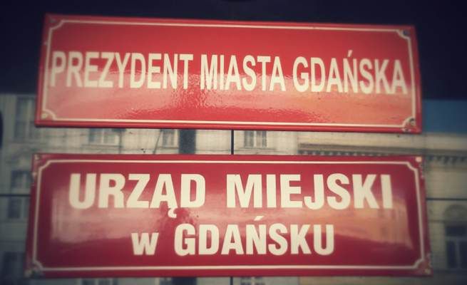 Gdańska prokuratura przedłuża śledztwo w sprawie afery lokalowej. "Kolejne osoby usłyszą zarzuty"