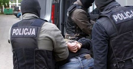 Żołnierze i policjanci w grupie hurtowo handlującej narkotykami