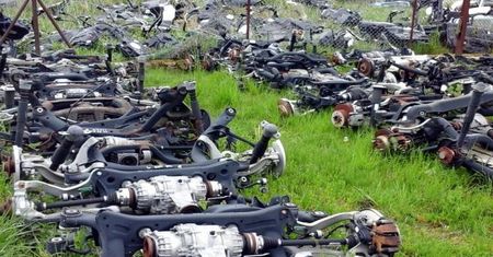 Pod Lęborkiem rozbito grupę paserską. Przestępcy sprzedawali części warte 16 mln zł