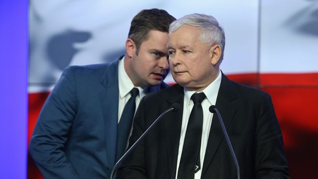 Adam Hofman i Jarosław Kaczyński na konferencji w czerwcu 2014 r.