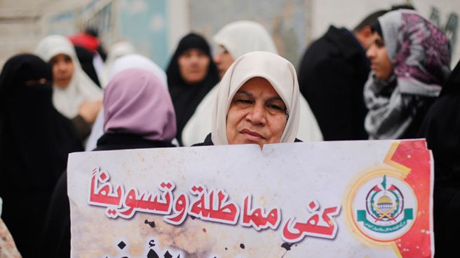 Palestynka z Gazy domaga się odbudowy domów zniszczonych przez izraelską armię